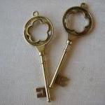2pcs - Gold Color Key Charms - Lead And Nickel -..