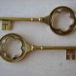 2pcs - Gold Color Key Charms - Lead And Nickel -..