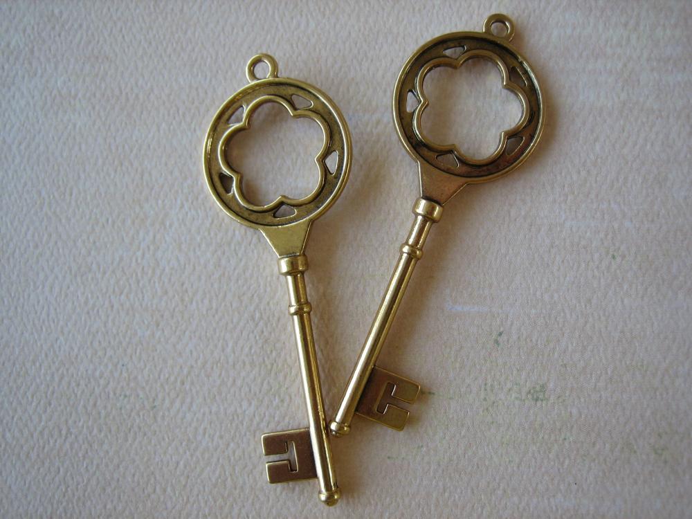 2pcs - Gold Color Key Charms - Lead And Nickel - 77mm - Findings By Zardenia